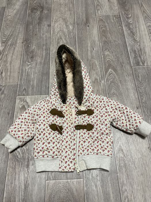 дитяча куртка з хутряним капюшоном та ґудзиками-клямерами