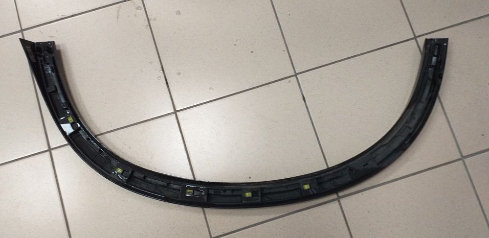 Продам накладку на крыло VOLVO ХС90 левая зад