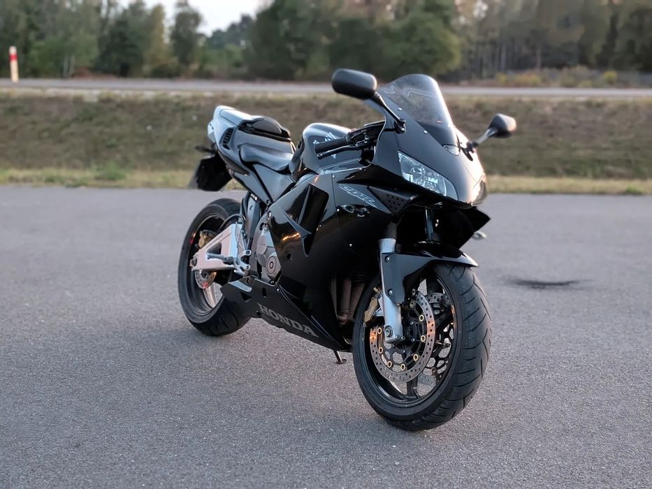 Honda CBR Honda CBR 600RR PC37 2004 b. mały przebieg, nowy akumulator