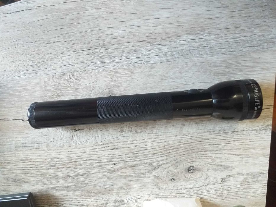 Продам мощный полицейский фонарь MAG LITE