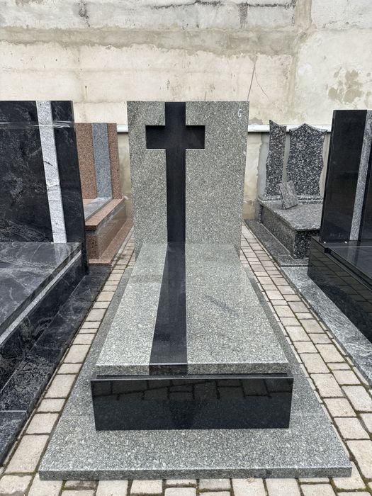 Гранітні памʼятники, військові памʼятники, європейський памʼятник
