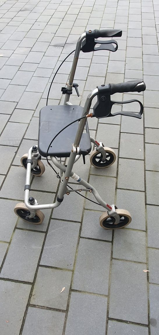 Balkonik chodzik dla seniora
