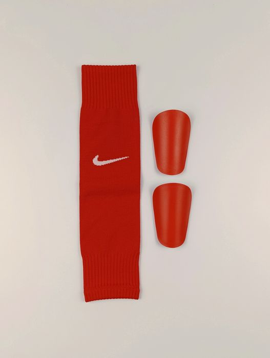 Футбольний комплект (гетри-обрізки Nike + щитки)