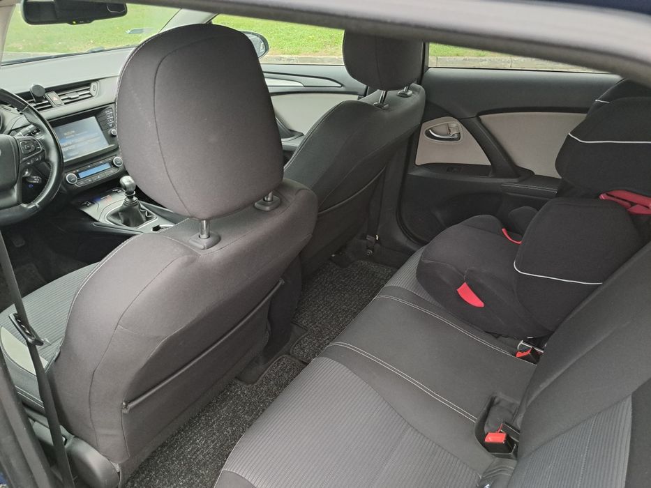 Toyota Avensis 2.0 D4D 143 KM, 2015