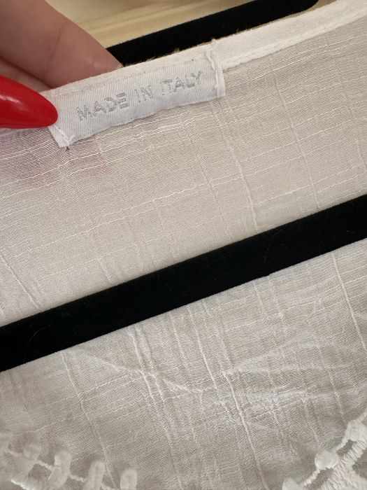 Włoska wakacyjna bluzka boho z frędzlami