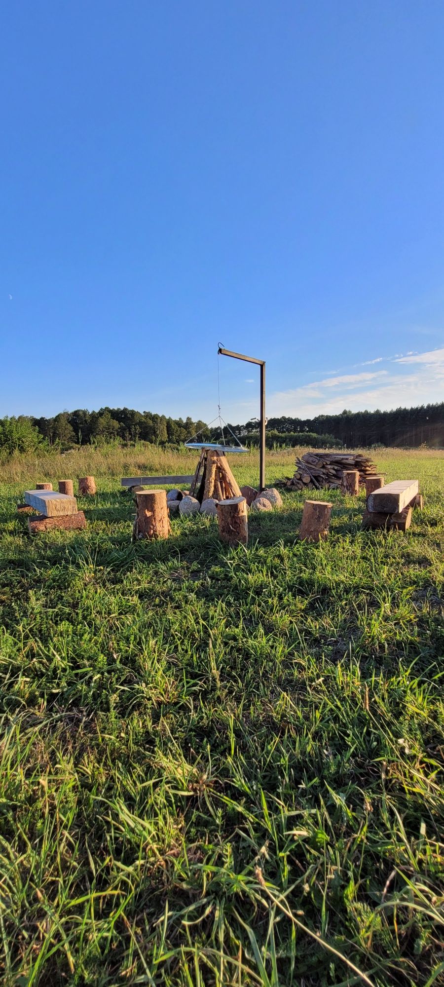 Domek drewniany letniskowy nad jeziorem z balią jacuzzi