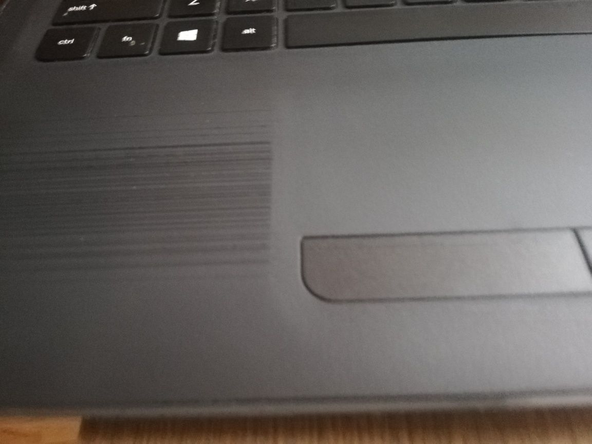 Sprzedam Laptop HP 250