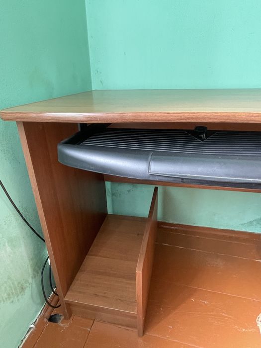 Продам компютерний стіл