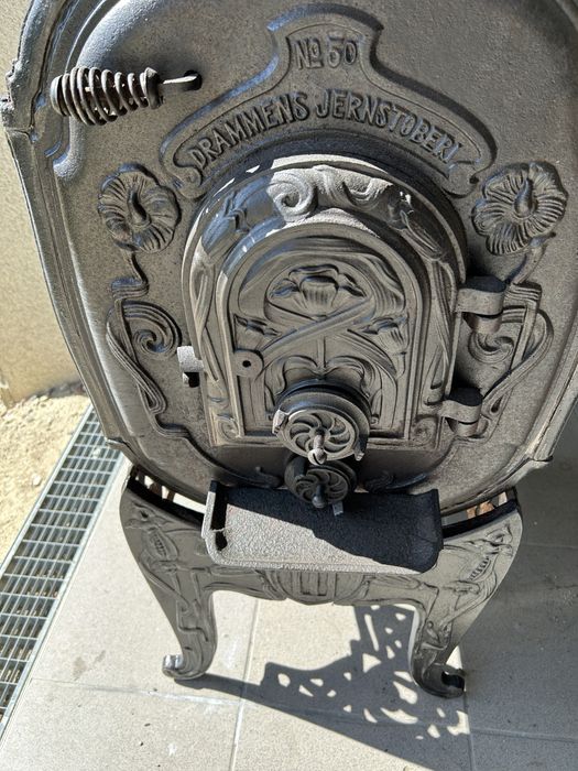 Starodawny piecyk na drewno