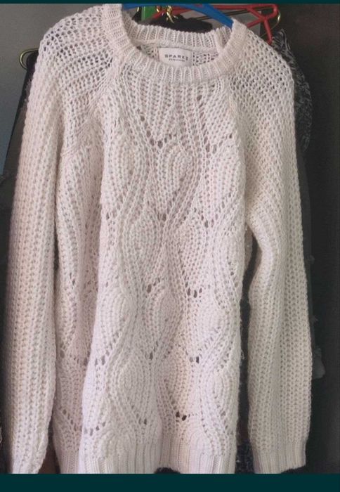 Продам женский свитер .