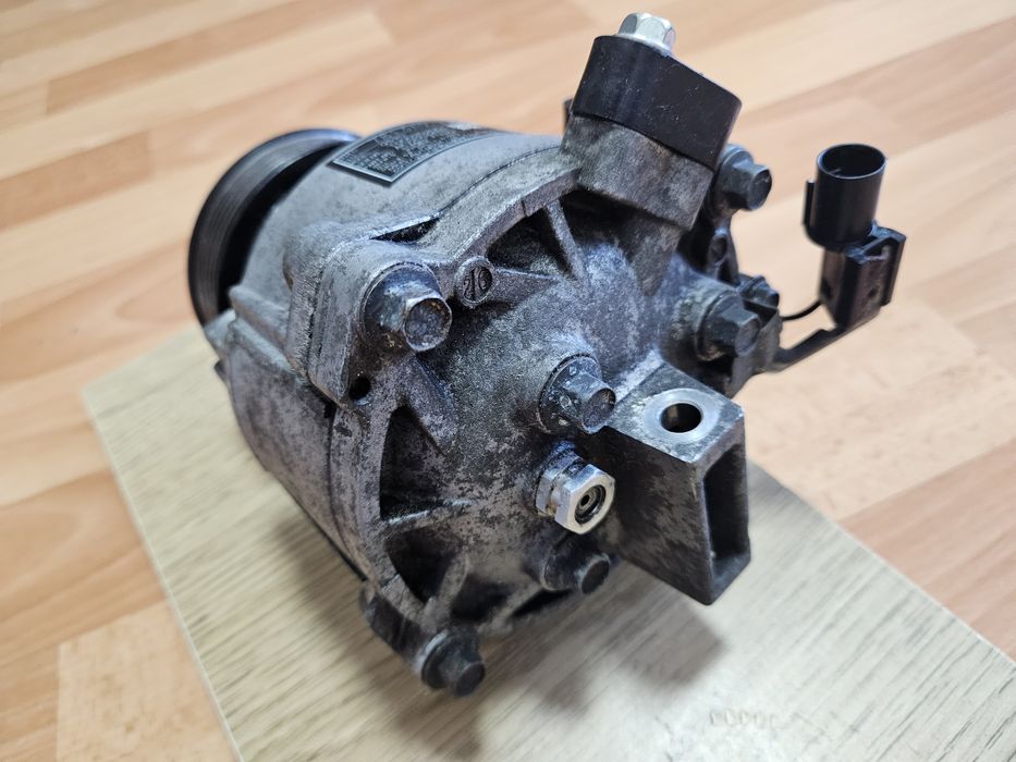 Компресор кондиціонера QS90 в Mitsubishi Outlander, ASX, Lancer