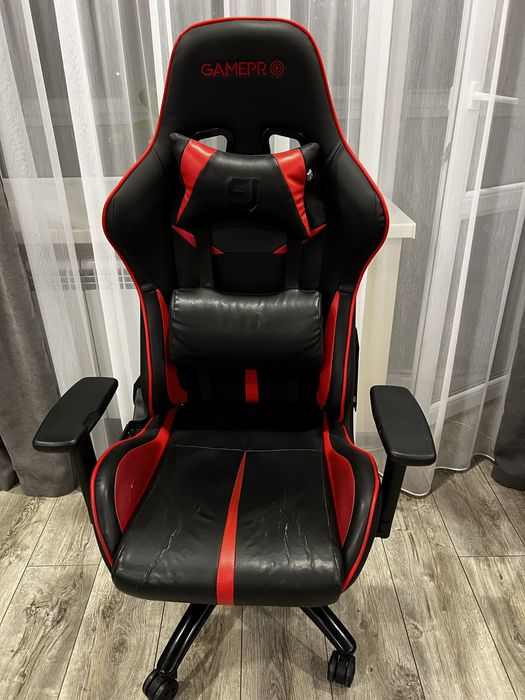 Игрвоое геймерское кресло gamepro
