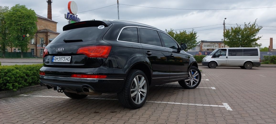 Продам Audi Q7 3.0 tfsi