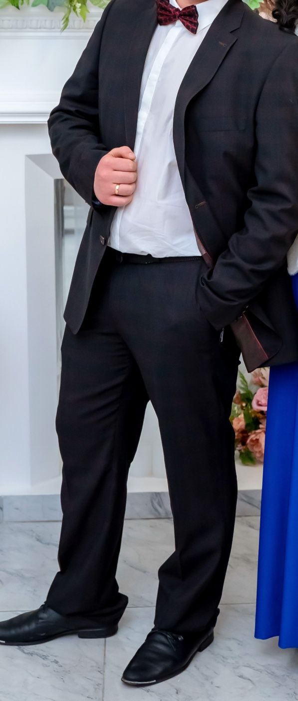 Чоловічий костюм Roy Robson