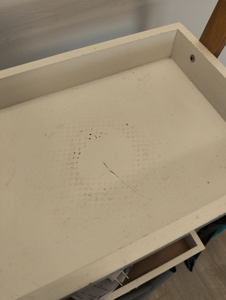 Vendo estante/ aparador +espelhos