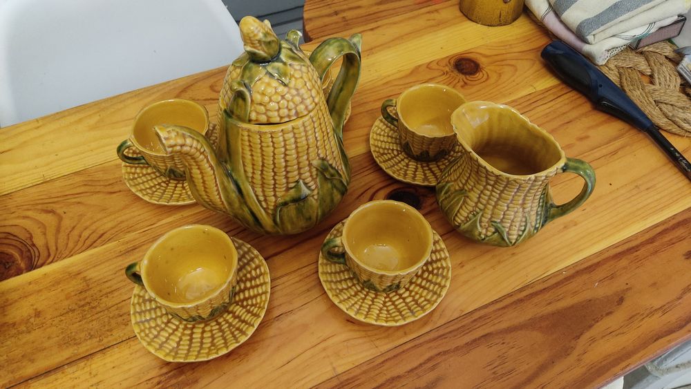Conjunto de Chá em Faiança - Louça das Caldas (Milho)
