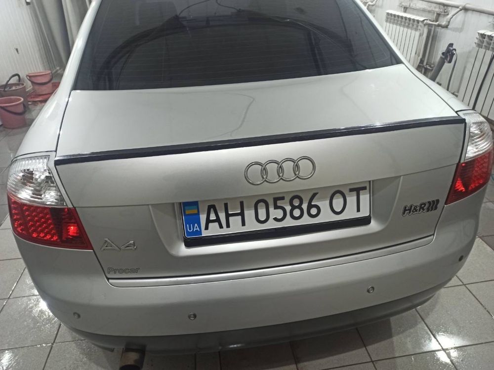Продам авто aydi A4 b6 торг