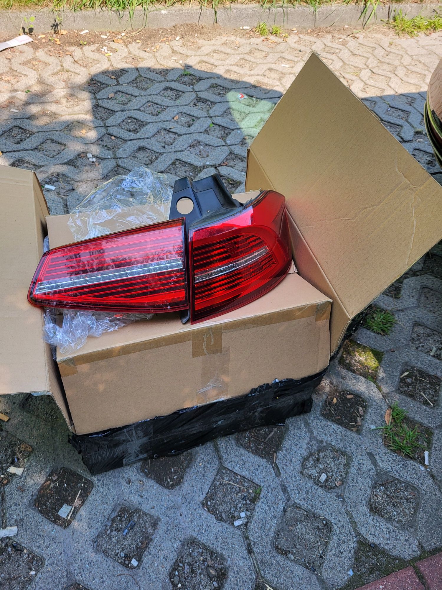 Lampy tylne Passat B8 kombi