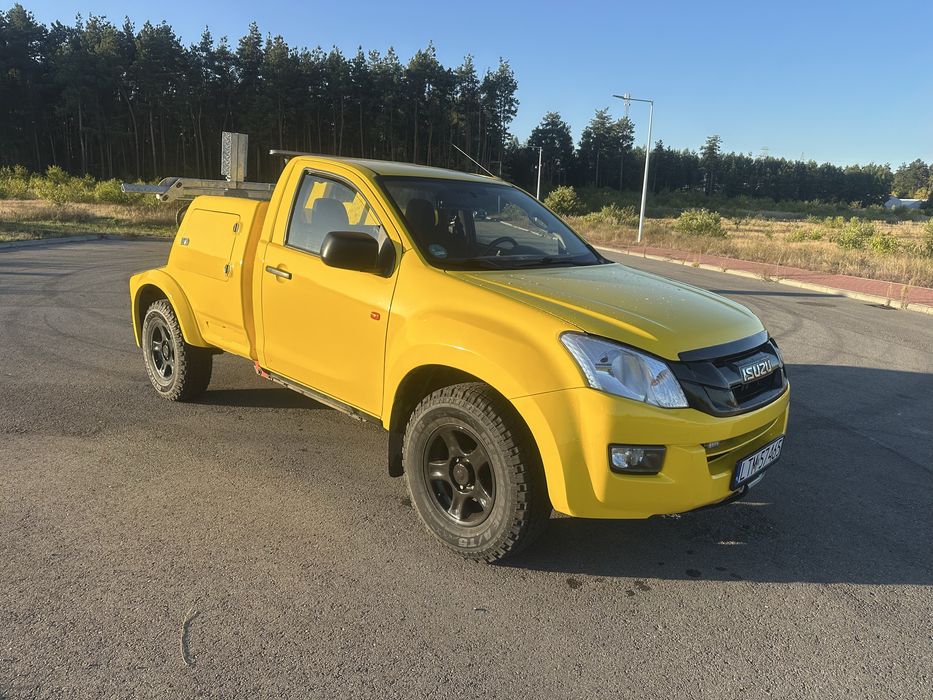 Isuzu Dmax holownik miejski Fiault pomoc drogowa