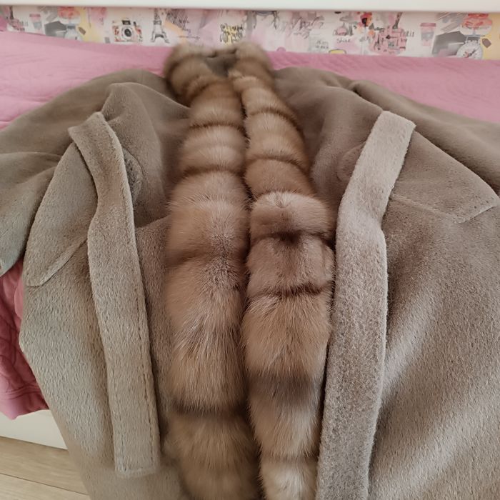 Соболь пальто шуба розмір L, XL не норкова