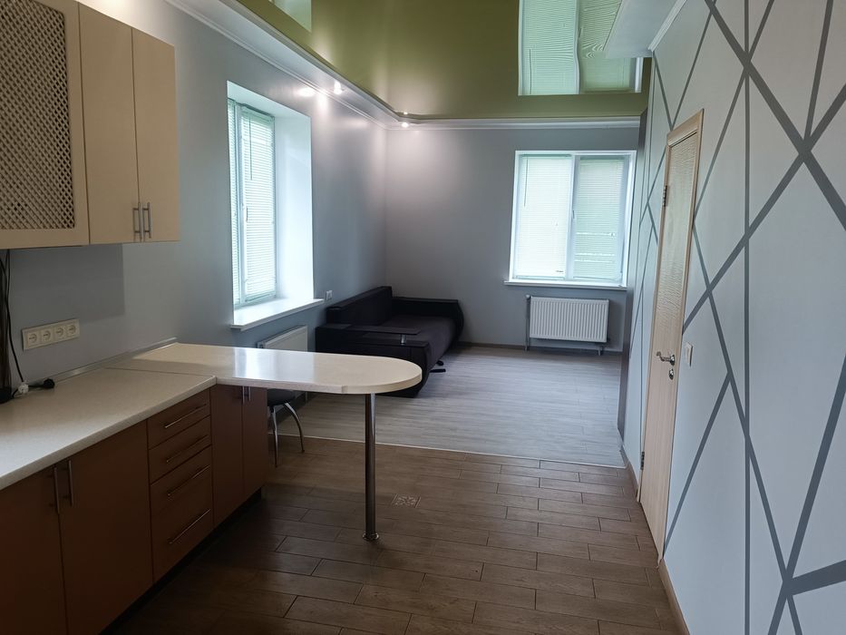 оренда однокімнатної студії в центрі на короткий термін 1-2 місяця