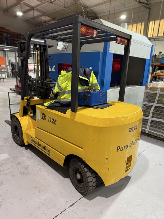 Empilhador elétrico CPD25 2.5ton