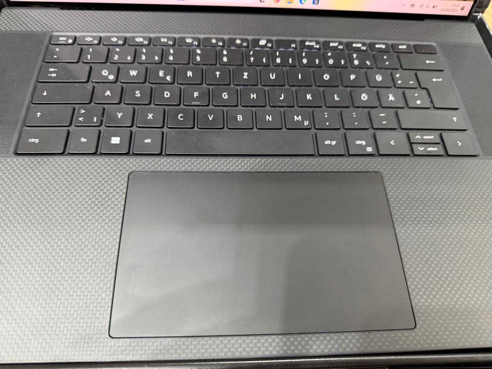 Dell XPS 17  9720 como novo em caixa.