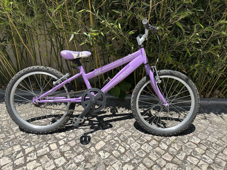 Bicicleta de criança, estimada.