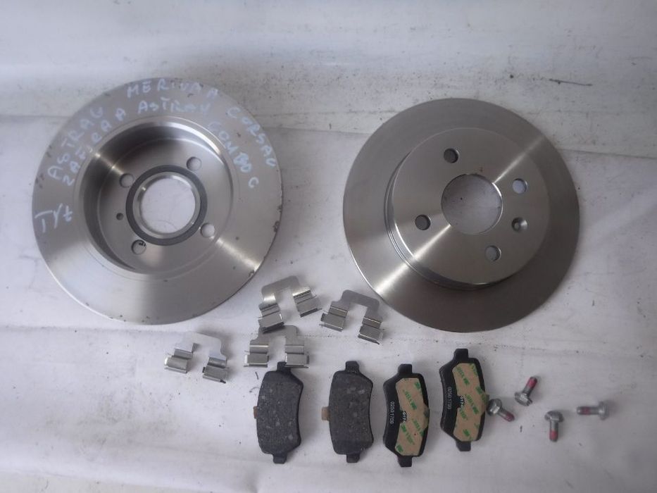 tarcze tył klocki oryginał gm astra g h corsa meriva a zafira 240mm