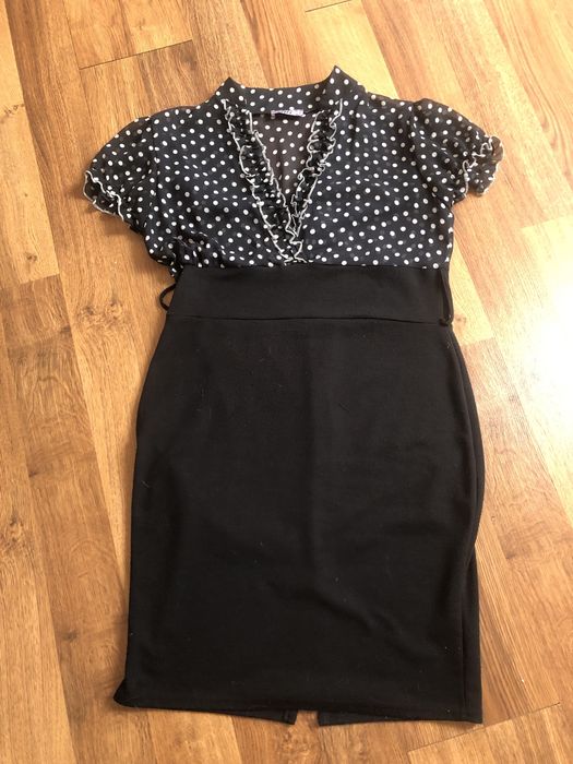 Lili dopasowana ołówkowa sukienka z górą w kropki groszki 44