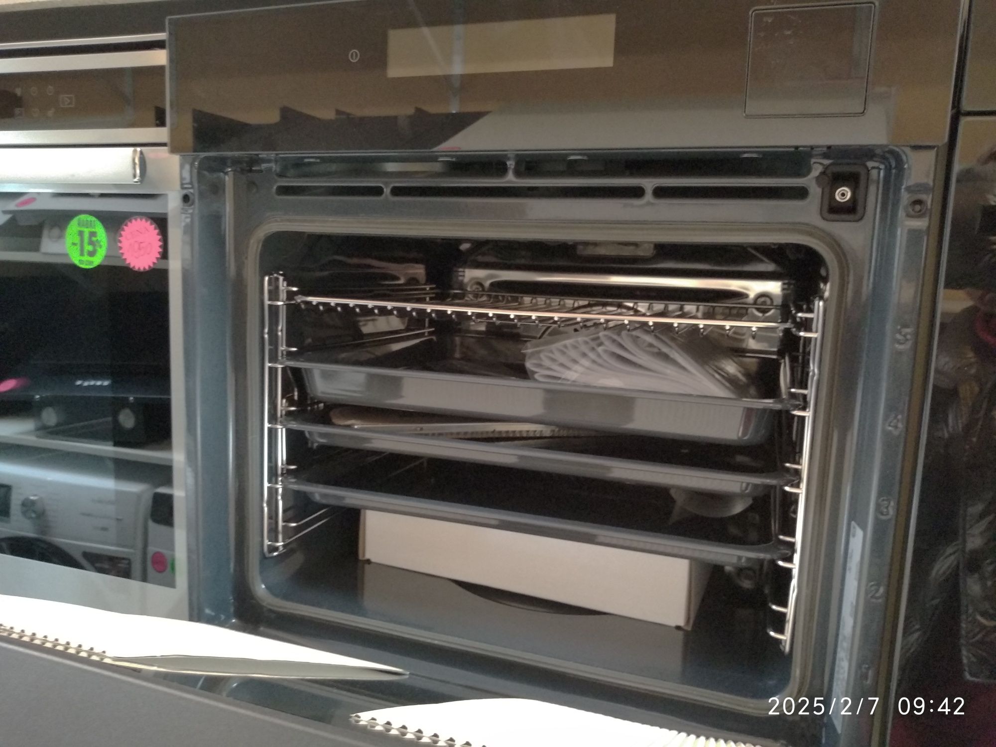 OUTLET Janki ul Wspólna 6 Piekarnik ELECTROLUX EOA9S31WZ