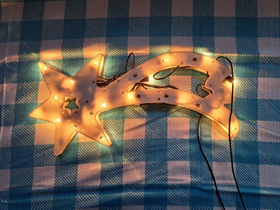 Biała gwiazda świecąca plastikowa do okna ozdoba