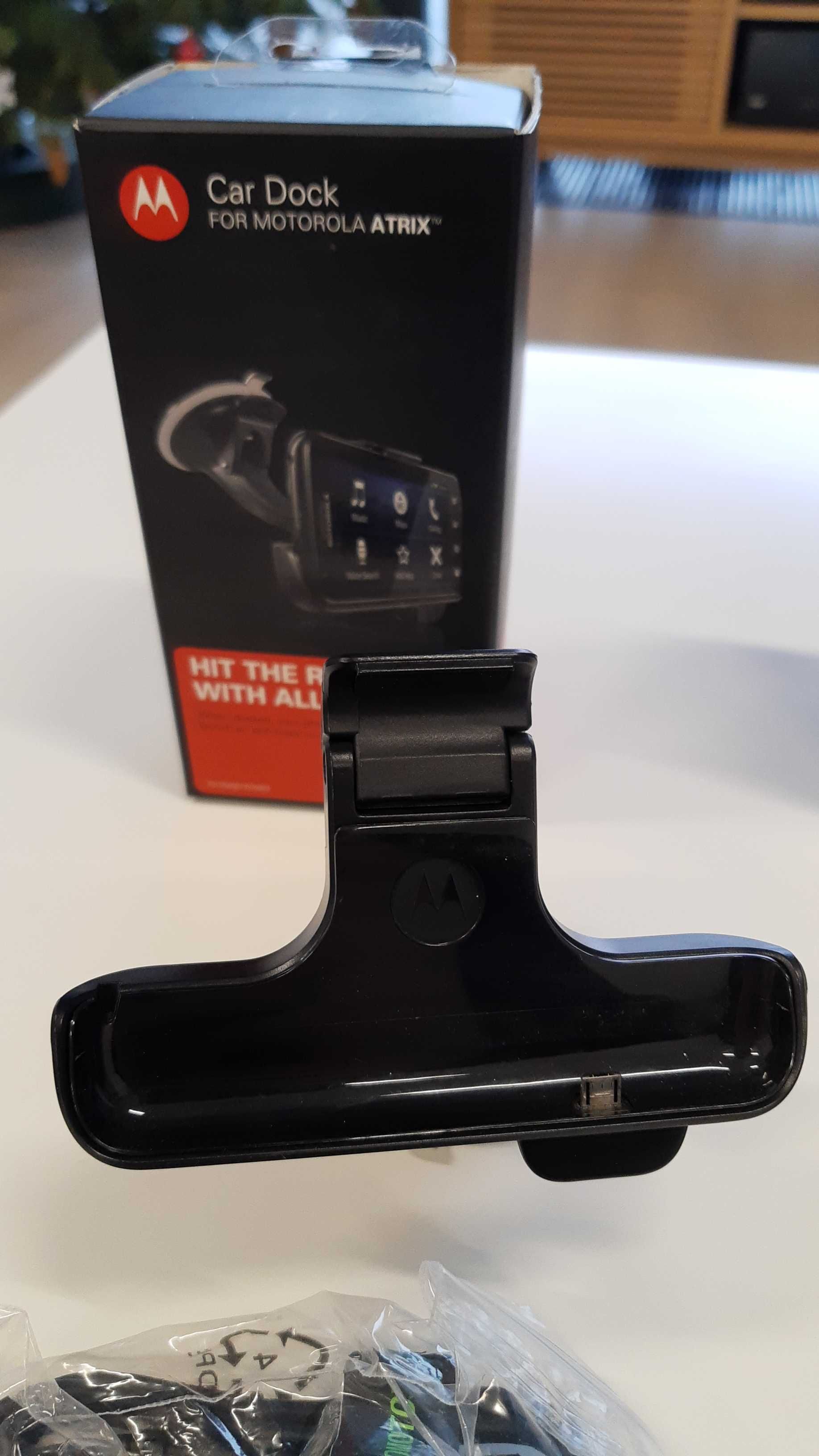 Motorola Atrix (2szt) + Car Dock + Desk Docking Station