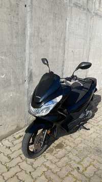 Honda Pcx 125 , de 2018 , em muito bom estado , preço negociável