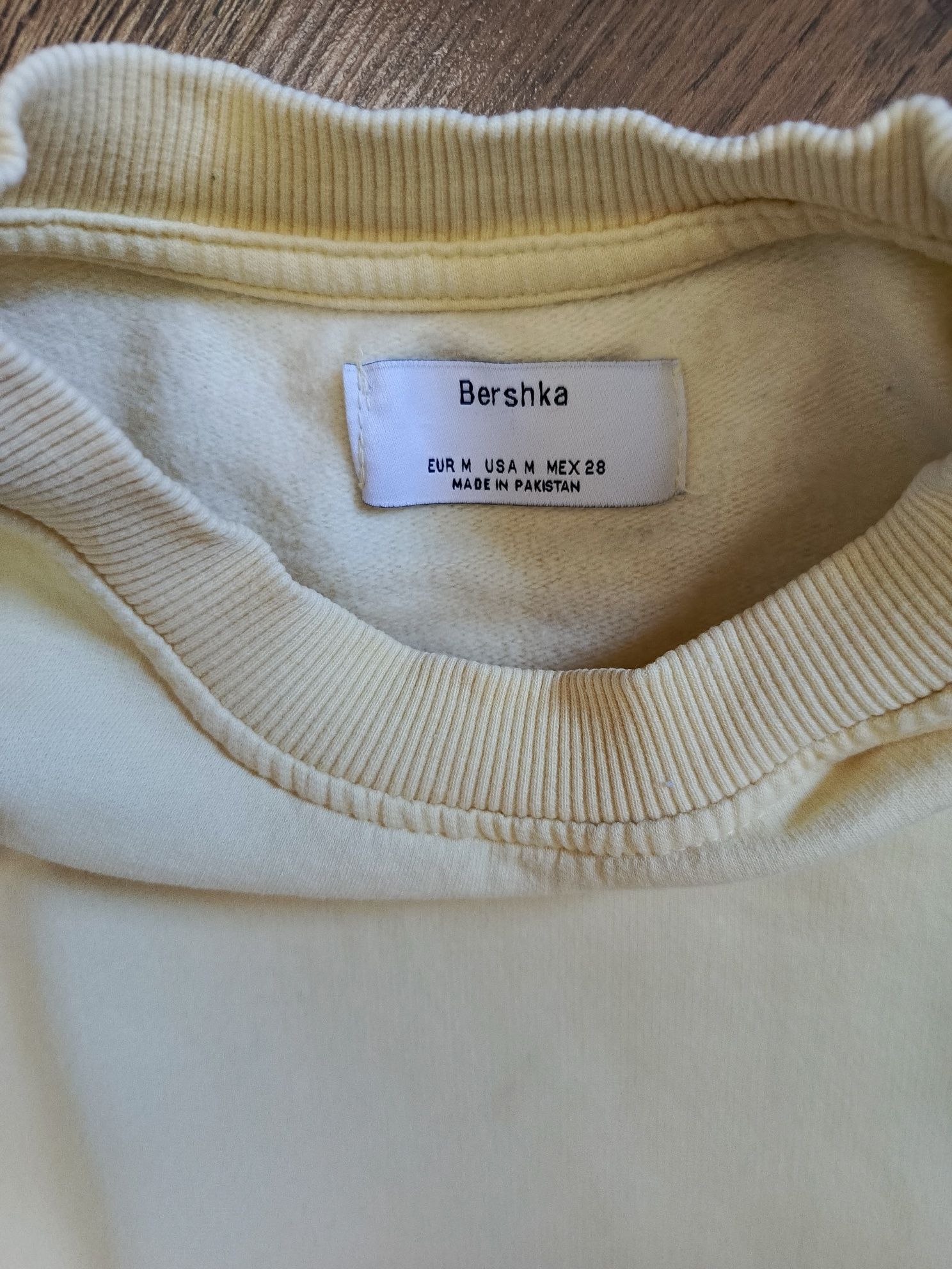 Krótka bluzka Bershka