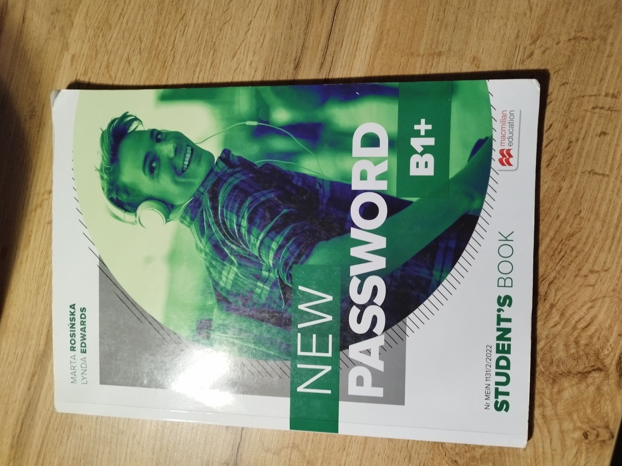 Sprzedam komplet  do języka angielskiego new password B1+
