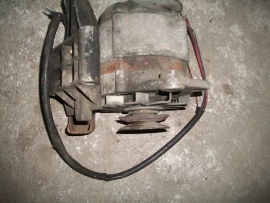 Генератор Nissan Laurel Mazda  VW Golf LT28 MB W124 Fiat Scudo Uno