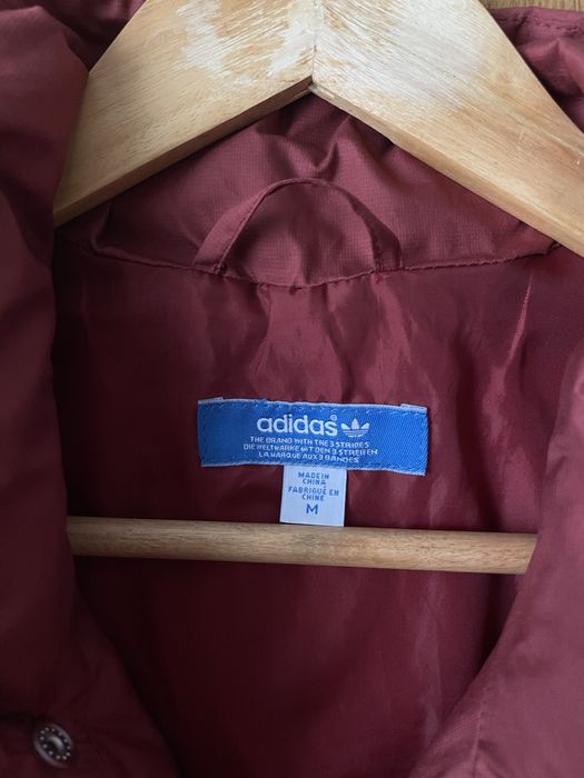 Пухова чоловіча жилетка adidas трилисник M bodywarmer безрукавка