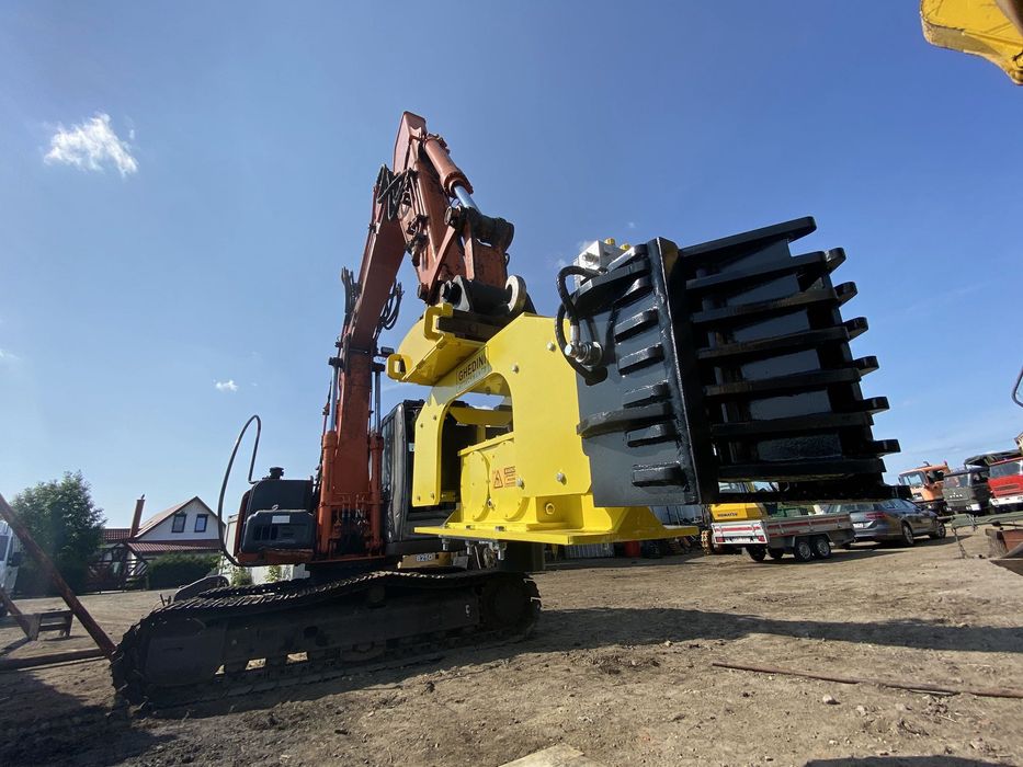 Wibromłot do wbijania pali do koparki, koparko ładowarki GHEDINI.Kafar