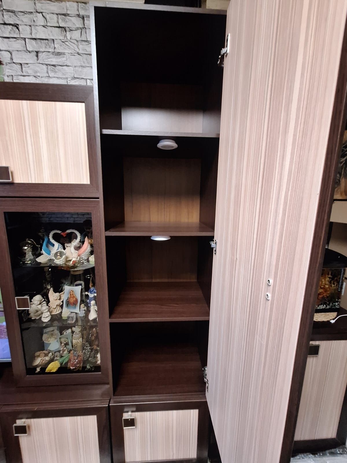 Meblościanka  kolor wang.