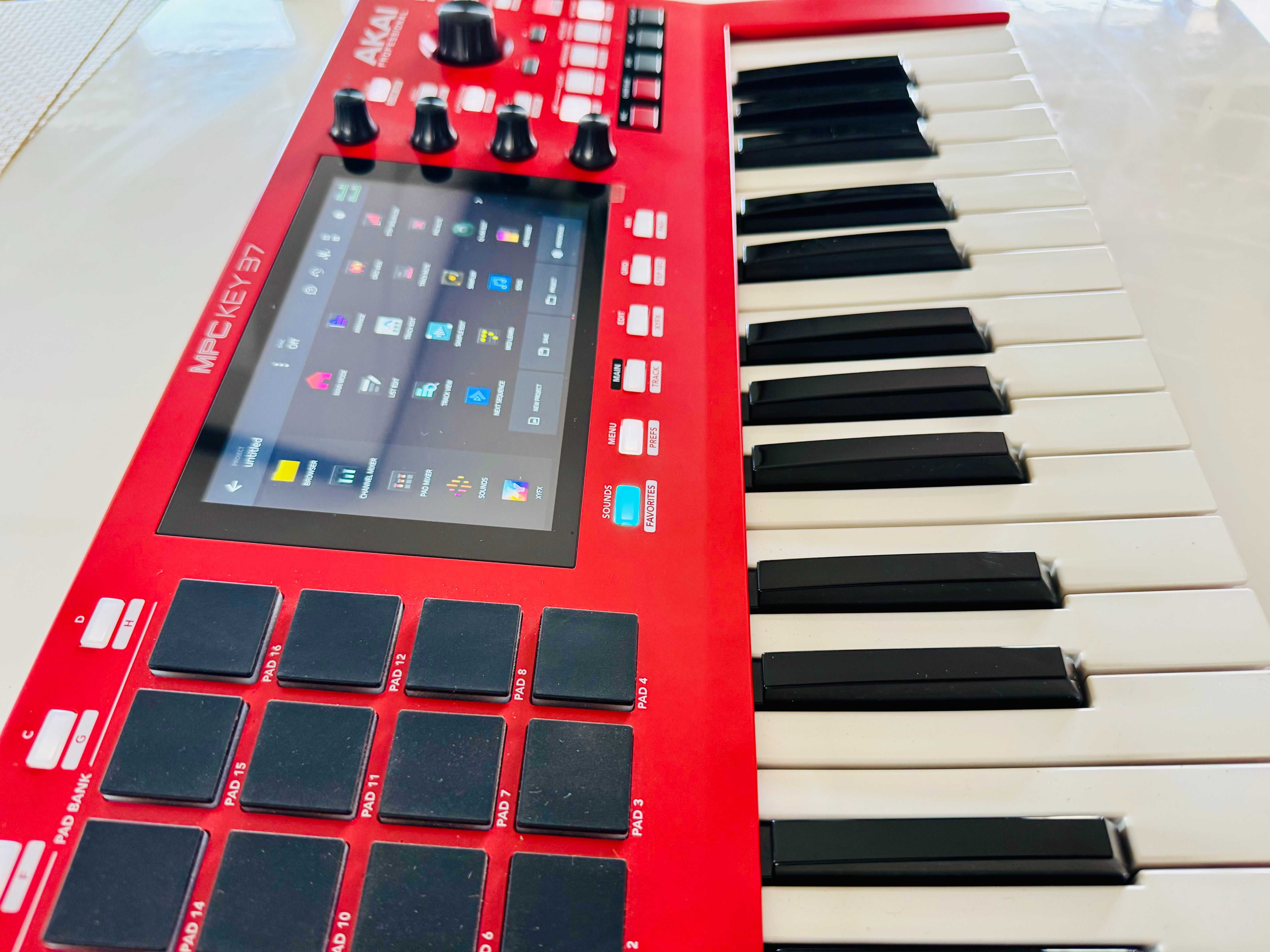 MPC Key 37 – Novo – teclado & loopstation