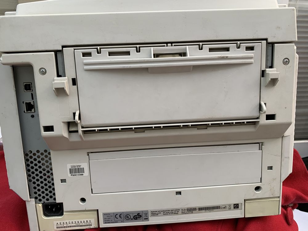 Кольоровий лазерний принтер з мережею OKI C5600 невеликий пробіг