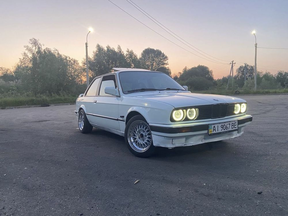 Продам Терміново  BMW E30 1.8 m42b18ціна без колес!!! Тільки сьогодні!