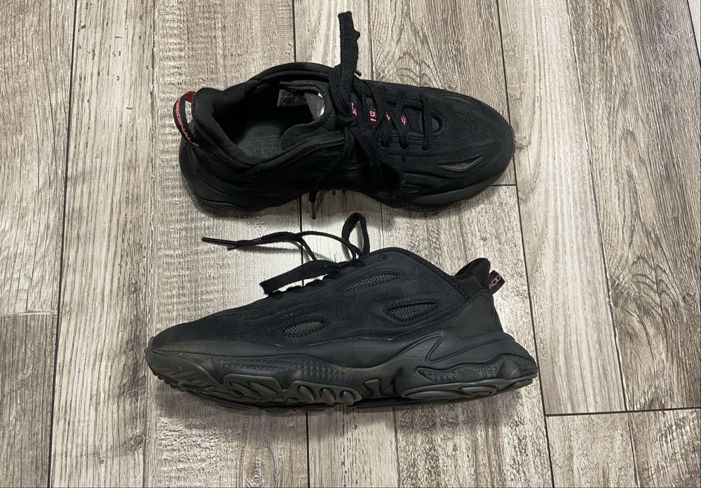 Кросівки жіночі Adidas