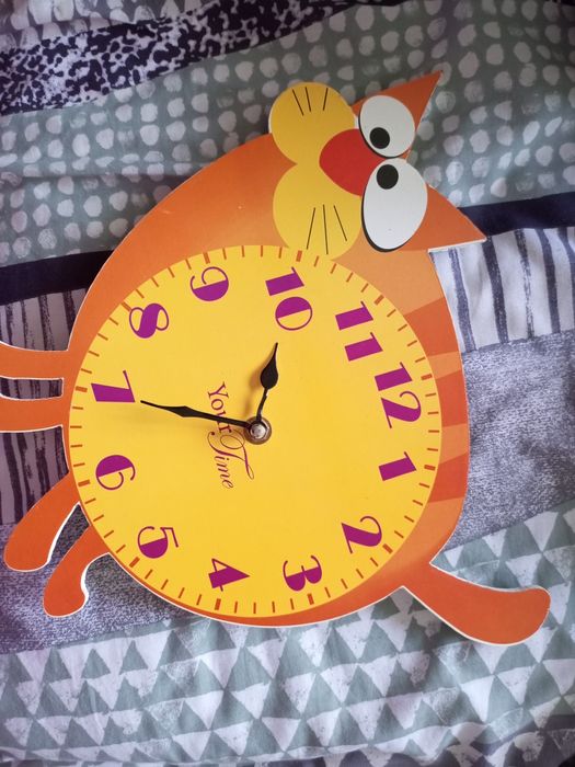 Дитячий годинник не працюють стрілки