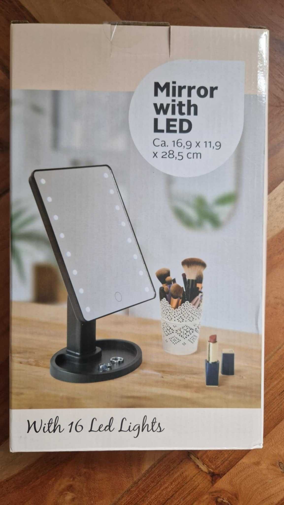Podświetlane lusterko do makijażu