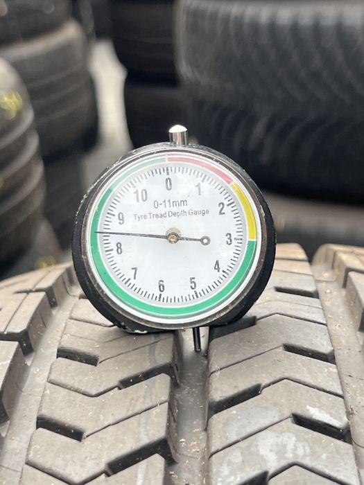 *Komplet opon 215/60/17C michelin