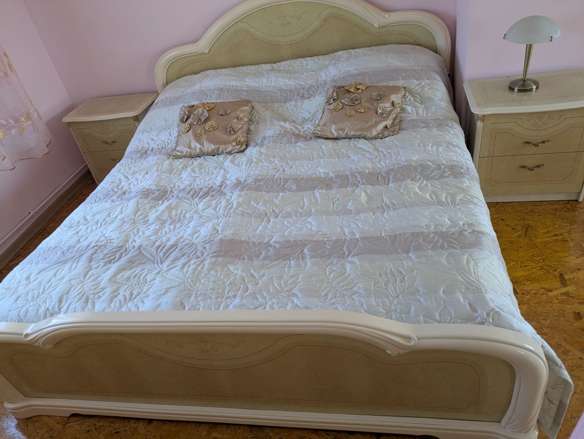 Łóżko sypialniane styl włoski