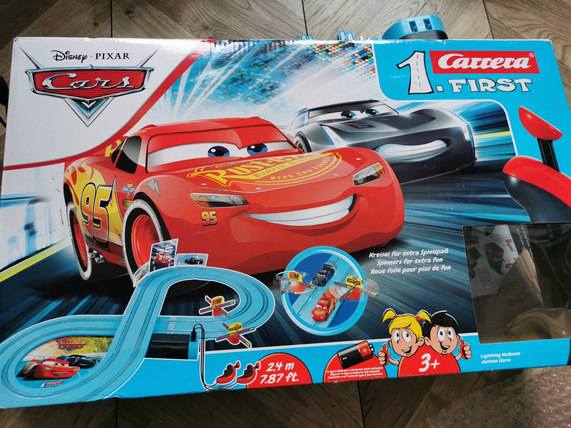 Carrera 1. First - Disney Pixar Cars Tor wyścigowy Auta Cars Powe 2,4m
