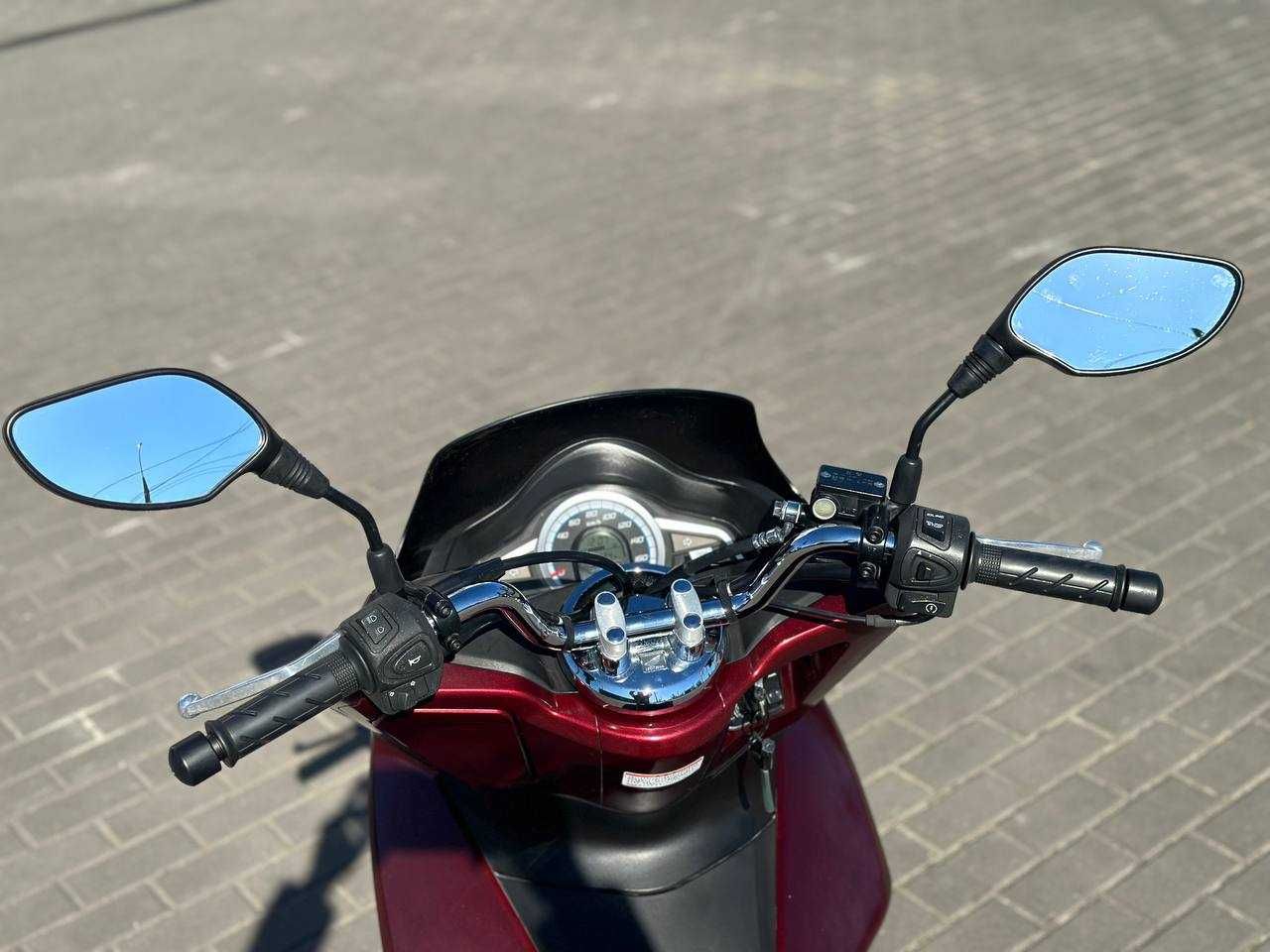 Купить японский скутер Honda PCX 150 KF18, мотосалон Артмото Полтава